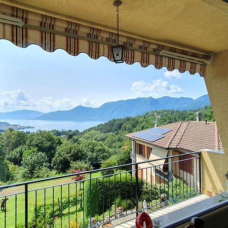 Villa With Enchanting Garden Overlooking The Lake Luino Εξωτερικό φωτογραφία