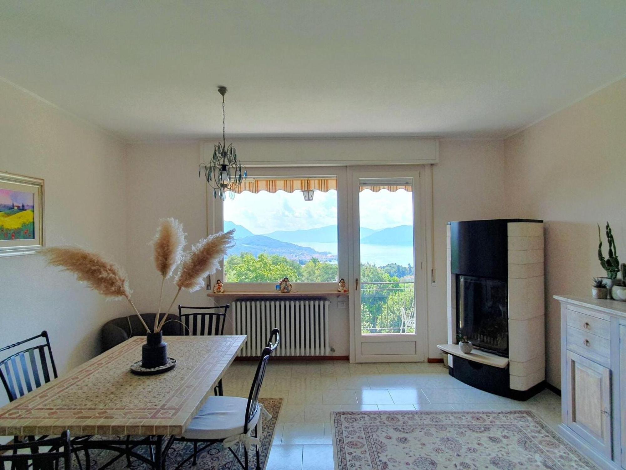 Villa With Enchanting Garden Overlooking The Lake Luino Εξωτερικό φωτογραφία